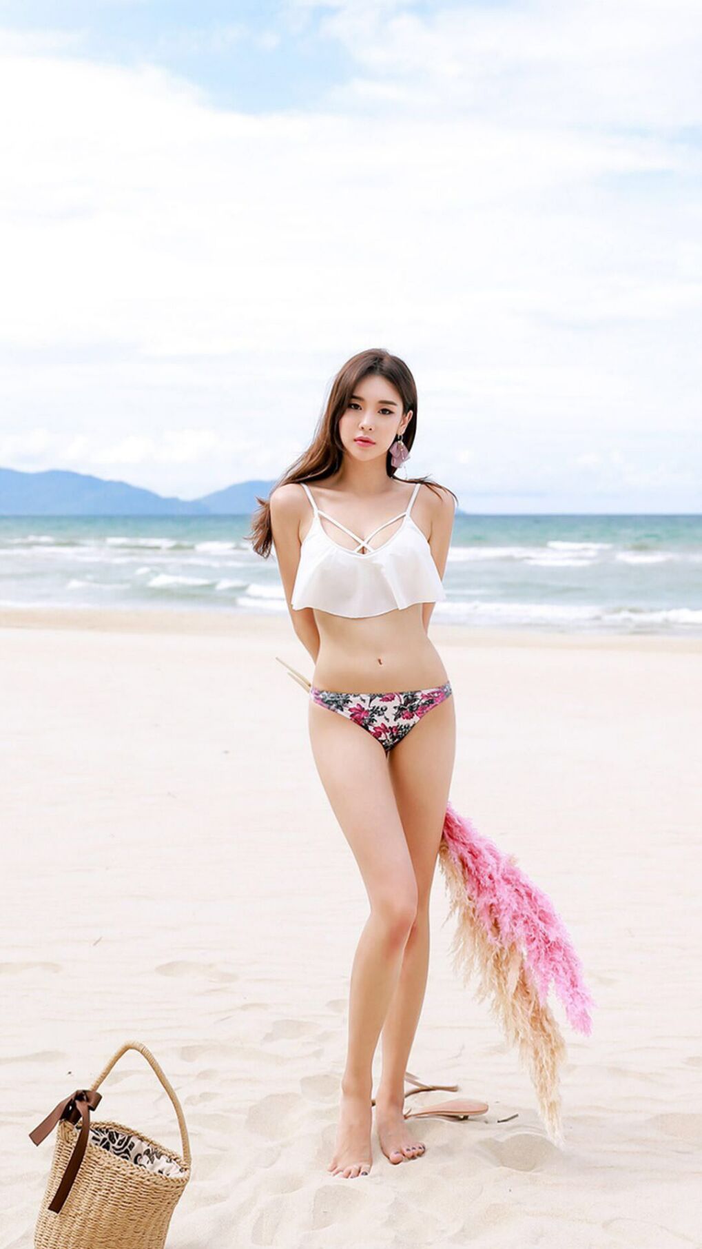 湖人后场新组合浓眉拉塞尔擦出火花,湖人榜眼拉塞尔