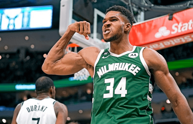 包含乐鱼体育:雄鹿队字母哥的伤病恢复情况：能否在新赛季保持健康？的词条