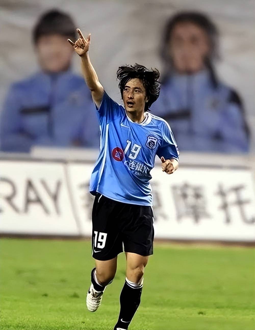 包含乐鱼体育:老将冯潇霆“重返国家队”,球迷:希望他能发挥经验,稳定后防!的词条 包含乐鱼体育:老将冯潇霆“重返国家队”,球迷:希望他能发挥经验,稳定后防!的词条